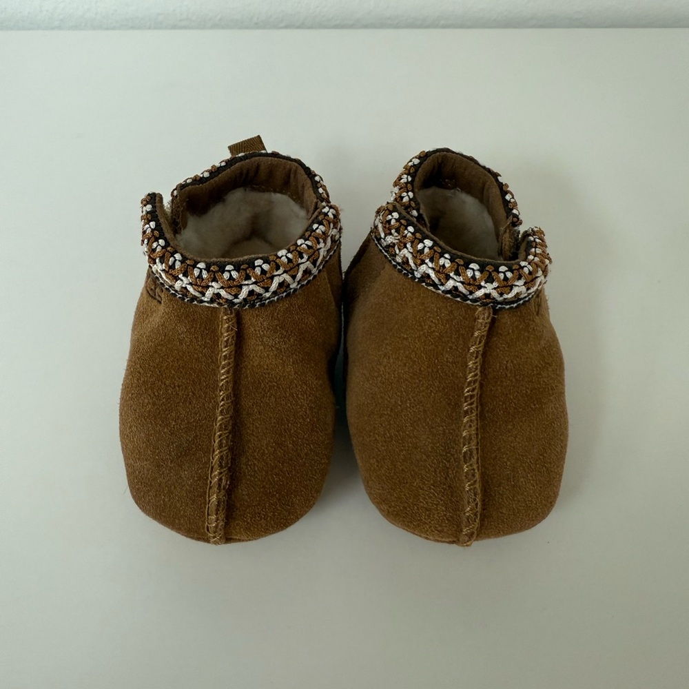 NWOT UGG Tasman Slipper Size 0/1